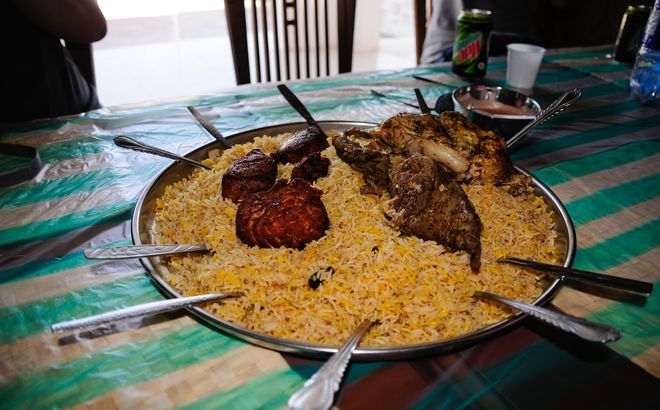 Национальное мясное блюдо Омана