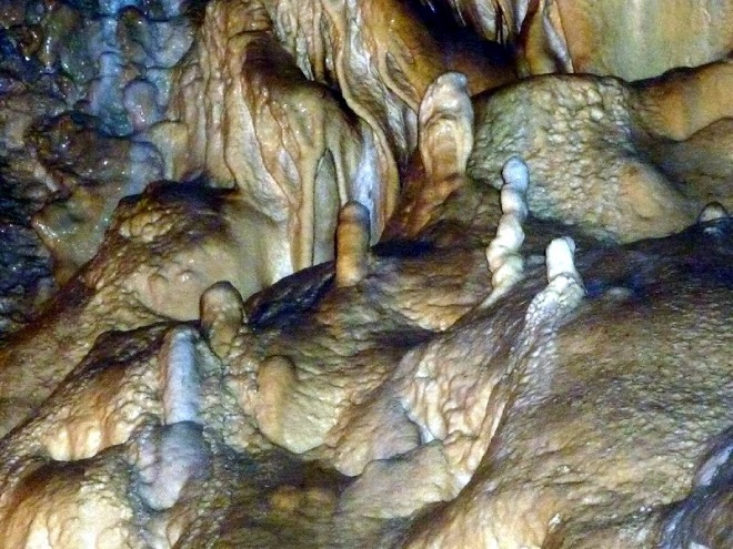 Пещеры на Помези
