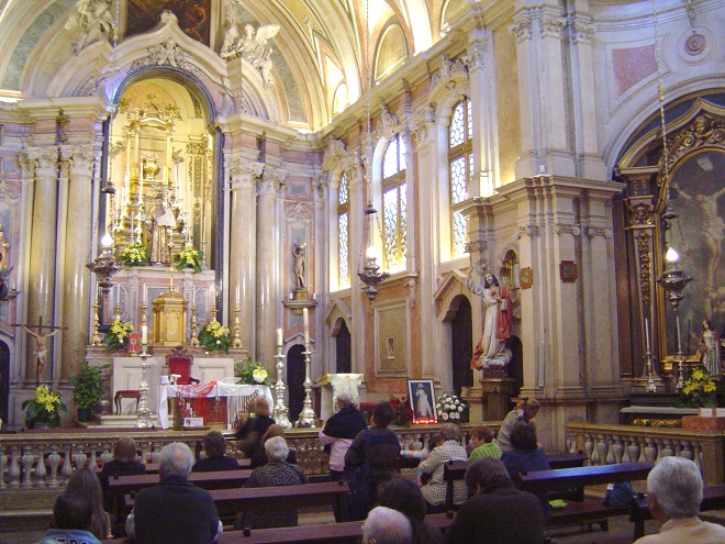 Церковь Санту Антониу