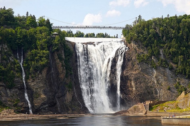 Четырехчасовый тур по Квебеку включает посещение водопада Монморанси