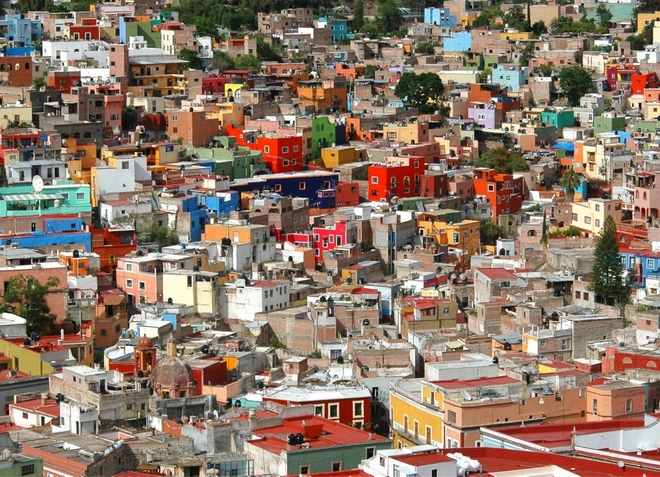 Гуанахуато - город с разноцветными домами