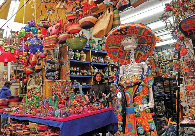 Сувенирная лавка на рынке Мехико