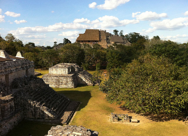Остатки древнего города майя Калакмуль