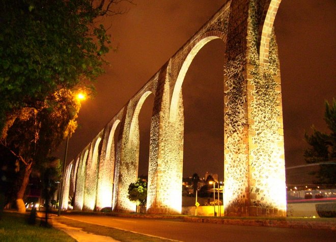 Акведук в Керетаро