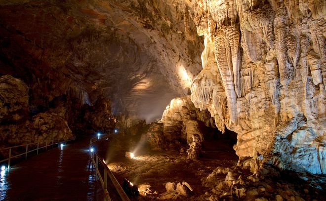 Пещеры Грутас-де-Какауамильпа (The Grutas de Cacahuamilpa), Мексика