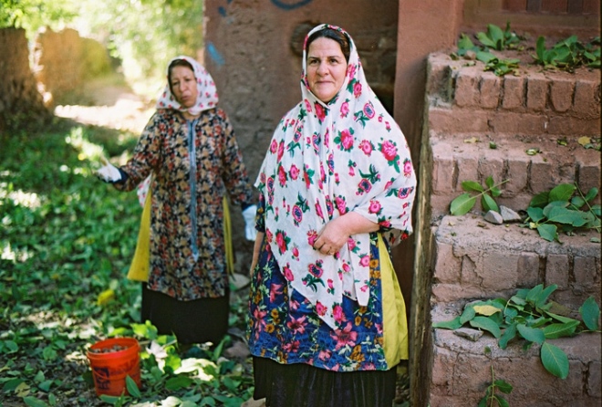 Одежда местных жителей отличается от одежды в других селах Ирана