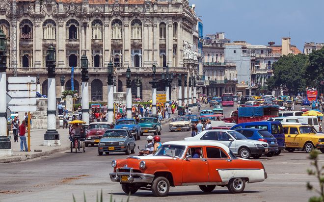 Дорожный трафик на Кубе