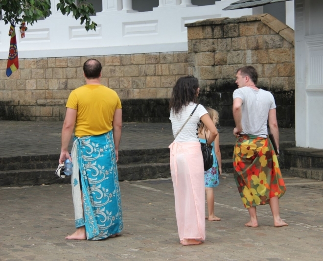 Посещение храма на Шри Ланке