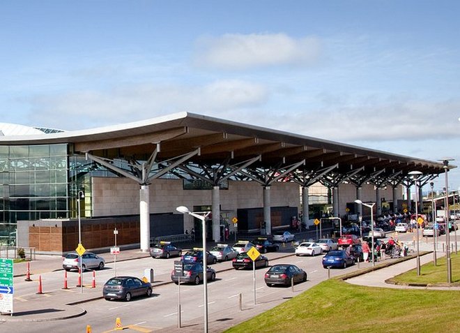 Аэропорт Корк принимает большое количество пассажиров из разных стран