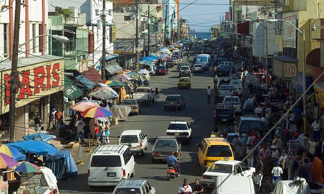Дорожный трафик в Санто-Доминго, Доминиканская Республика