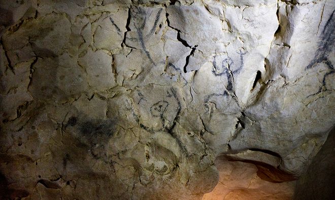 Наскальные рисунки в пещере Помьер, Доминикана
