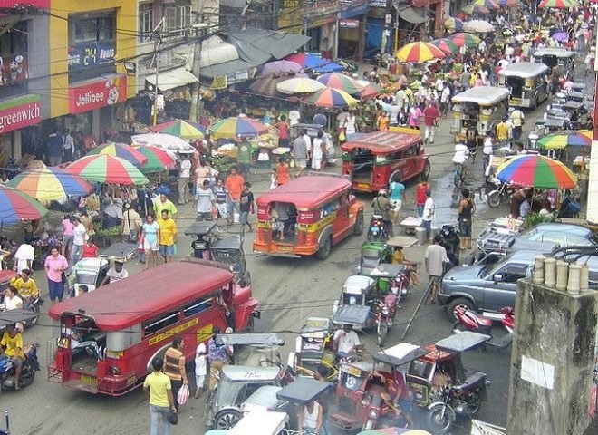 Движение на дорогах Манилы
