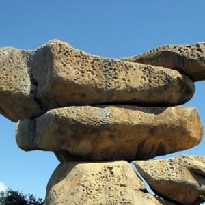 Балансирующие камни