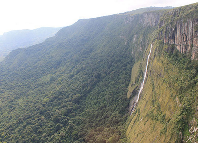 Водопад Мутурази в Зимбабве
