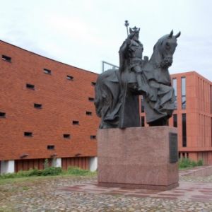 Памятник Казимиру Великому