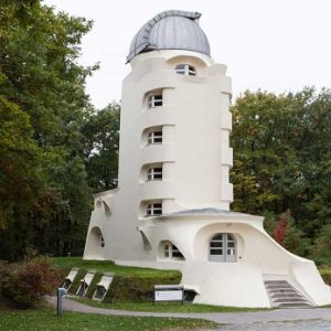 Башня Эйнштейна в Потсдаме