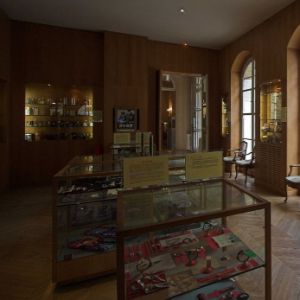 Музей подделок в Париже