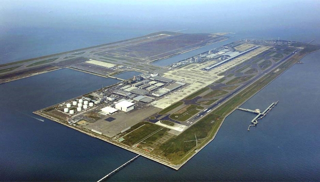 Аэропорт Кансай построен на искусственном острове