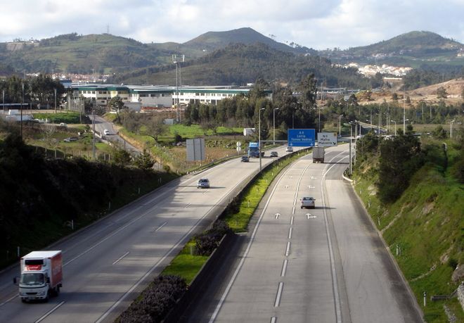Автомагистраль A8, соединяющая Мафру с Лиссабоном