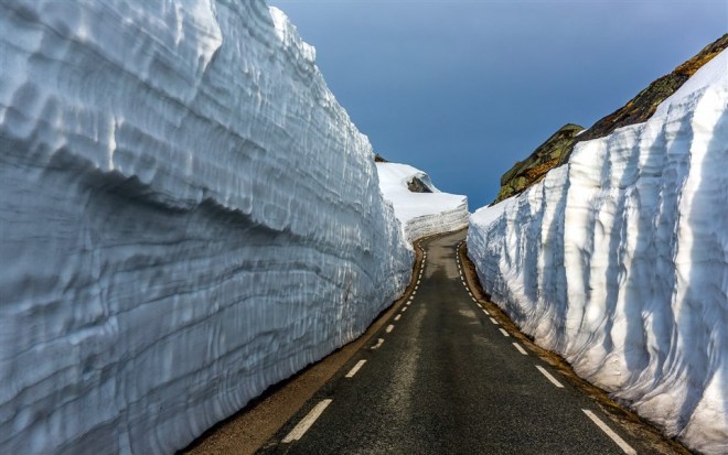 Дорога в леднике