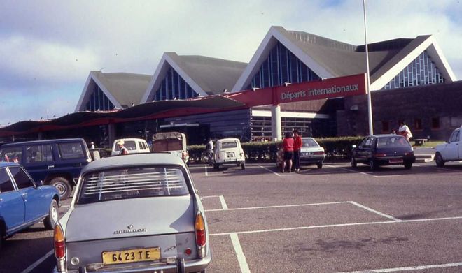 Крупнейший аэропорт - Ивато в Антананариву