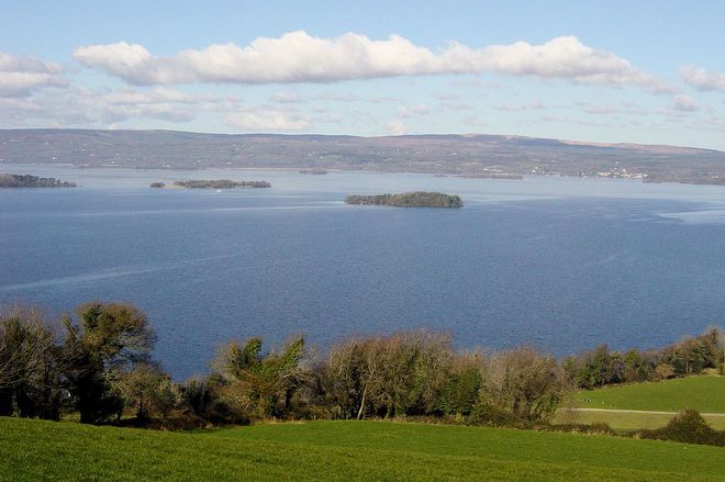 Озеро Лох-Дерг в Шанноне, Ирландия