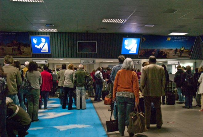Паспортный контроль в аэропорту Намибии