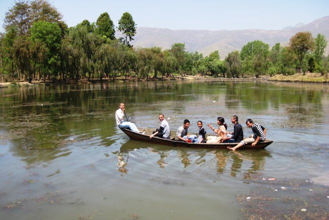 Прогулка на лодке по озеру Булбул Тал