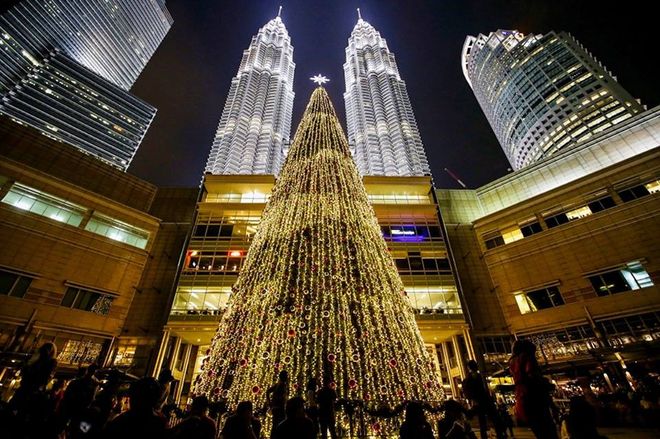 Рождественская елка в Куала-Лумпуре