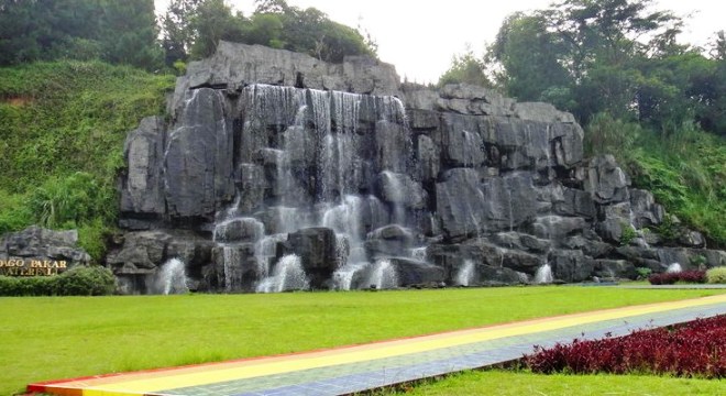 Водопад в Даго Пакар
