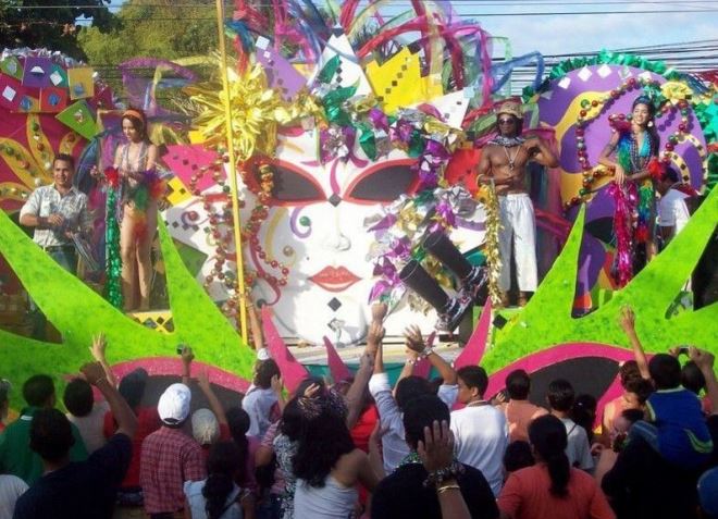Знаменитый карнавал в Ла-Сейба