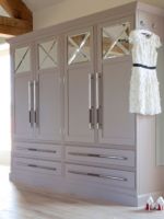 Платяной шкаф – особенности конструкции такой мебели, основные виды и стили