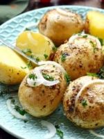 Картошка в мундире – от простого к оригинальному рецепту приготовления простого блюда