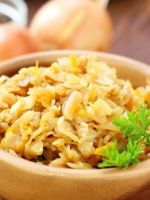 Тушеная капуста – классический рецепт, с курицей, фаршем, сосисками, картошкой, грибами и со свининой