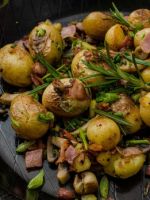 Молодая картошка запеченная в духовке – как вкусно приготовить, популярные рецепты блюд на любой случай