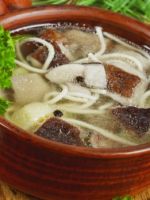 Как приготовить грибной суп по-китайски, солянку, суп-лапшу и пюре, рецепт из сушеных грибов