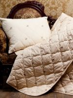 Одеяло из верблюжьей шерсти – характеристики, плюсы и минусы, сравнение с другими изделиями