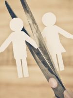 Распад семьи – причины, как сохранить отношения на грани развода, как пережить расставание?