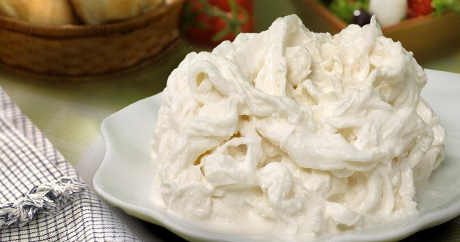 Сыр страчателла – что это за продукт, и какие блюда можно из него приготовить? 