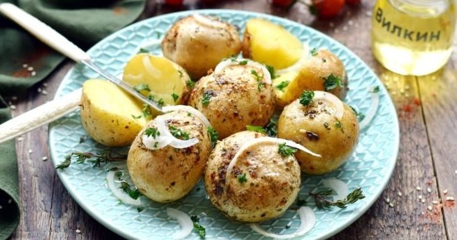 Картошка в мундире – от простого к оригинальному рецепту приготовления простого блюда