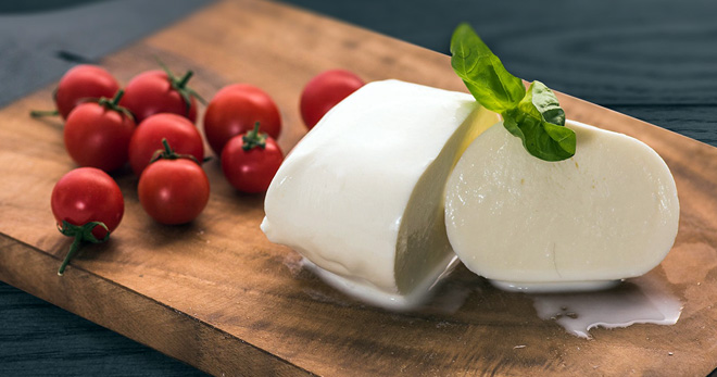 Сыр моцарелла – что это, с чем едят, рецепты с сыром, чем можно заменить моцареллу?