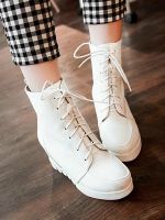 Белые ботинки – самые модные модели и образы с ними