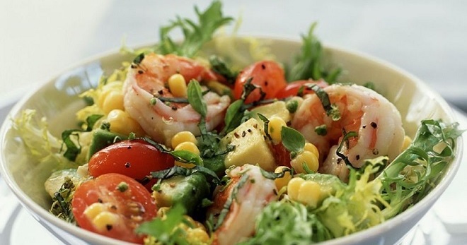 Салат с креветками и кукурузой – 9 оригинальных идей простых и очень вкусных блюд