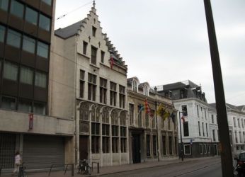 Здание музея Майер ван ден Берг
