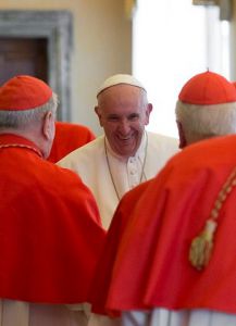 Папа Римский Франциск, посоветовавшись с кардиналами, озвучил дату канонизации
