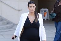 Ким Кардашьян беременная