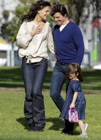 Том Круз и Кэти Холмс с дочкой Сури в Мельбурне