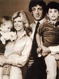 Сталлоне с женой Сашей Зак и сыновьями