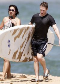 Марк Цукерберг и Присцилла Чан на пляже