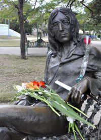 Памятник Джону Леннону